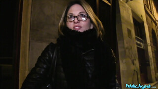 Rachel pénzért cidázza a falloszt