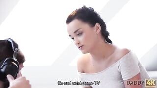 Tinédzser csaj és az koros pali
