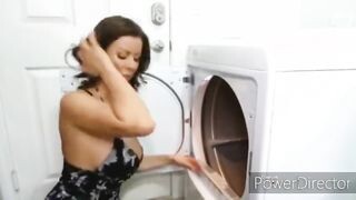 Perverz milf anyuka a fiával kúrel