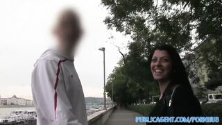 Magyar amatőr zsenge gádzsi pénzért baszik
