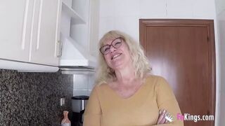 Fiatal pali és a szexéhes nagymami