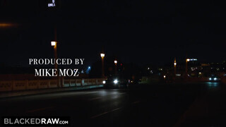 Morgan Rain kedveli az óriás kukit
