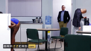 Brazzers - Osa Lovely a szajha barna milf