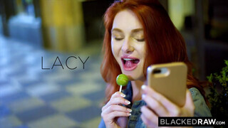 BlackedRaw - Lacy Lennon kedveli a óriási fügyit