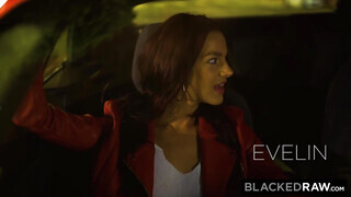 BlackedRaw - Evelin Stone élvezi a gigászi dárdát
