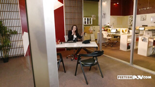 Its POV - Chanel Preston a szőrös bulkeszos milf