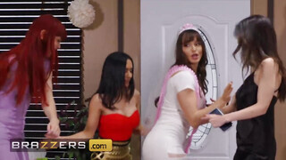 Brazzers - Ribi csajok a leány búcsún szeretkeznek