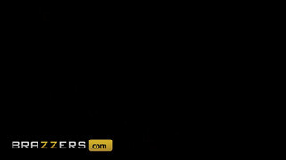 Brazzers - Whitney Wright popsija megdöngetve