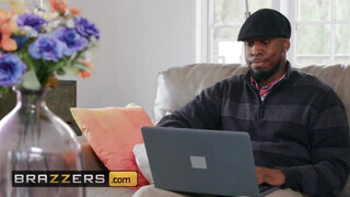 Brazzers - Ember Snow és a csoki kukac
