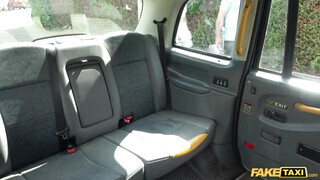 Fake Taxi - Candice cumizza a taxis faszát