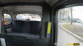 Fake Taxi - Victoria Pure lovagol a taxis rúdján