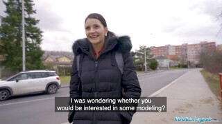 Public Agent - Tiny Tina rábukik a óriási faszra
