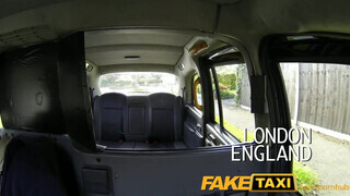 FakeTaxi - gigantikus fenekű nőci szexelni akar