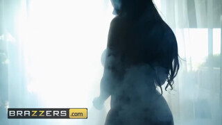 Brazzers - kerek formás popós bige a fürdőkádban