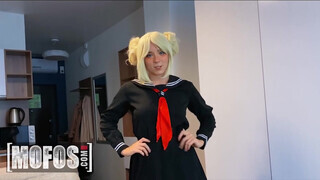 Mofos - Sweetie Fox a cosplayes szuka hátsó nyílásba rakva