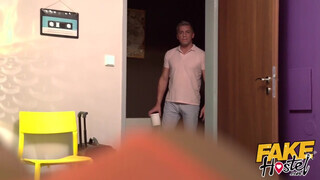 Fake Hostel masszázs után egy erőszakos baszás?