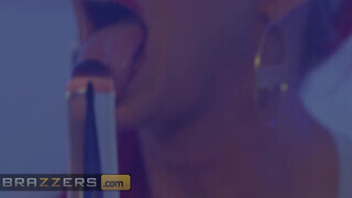 Brazzers - Phoenix Marie termetes ánusza megdolgozva