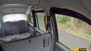 Fake Taxi - Ava Austen a termetes popós tetkós maca