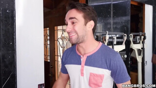Cassidy Banks a óriási kannás fital kurva - Bangbros