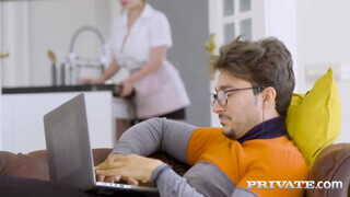 Private-com - Alice Wayne a óriási keblű szobalány