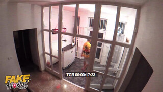 Három lezbi lány kényezteti magát - Fake Hostel