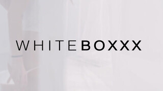 WHITEBOXXX - Vanessa Decker gyengéden közösül