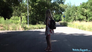 Public Agent - Sophia Grace pénzért bekapja a dárdát