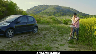 Cherry Kiss megengedi popóba - Anal mom
