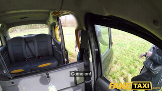 Fake Taxi - Summer Rose két dárdát kap