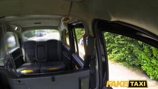Fake Taxi - Brooke Jameson fenékbe tolva