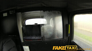 FakeTaxi - Világos Szőke hatalmas popós gádzsi megkettyintve
