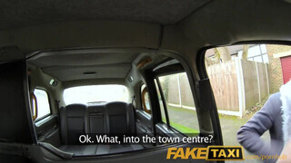 FakeTaxi - cseh maca széttárja a lábait és mindent enged
