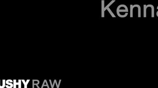 TUSHYRAW - Kenna James szűk popsikája megdöngetve