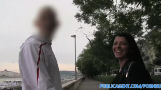 PublicAgent - Vivien Bell a szívdöglesztő kreol nőci