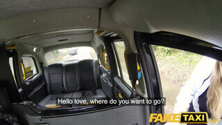 Fake Taxi - Hatalmas kannás tinédzser csajszika a hátsó ülésen