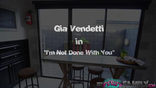 Gia Vendetti a vonzó hosszú combú brazil