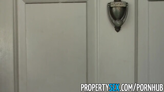 PropertySex - gyönyörű világos szőke ingatlanos gádzsi