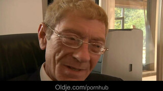 Koros örömrúd és a tini titkárnője