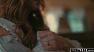 PURE TABOO - Lena Paul és Siri Dahl édeshármasban kettyintenek