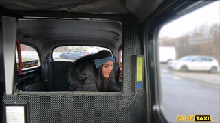 Fake Taxi - Capri Lmonde a szenvedélyes barna pipi