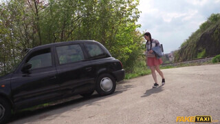 Fake Taxi - 18 éves pipi lovagol a faszon