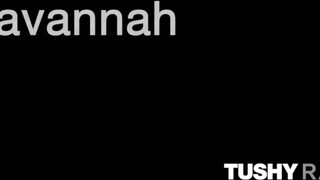 TUSHYRAW - Savannah Bond fenekébe csoki rúdat tolnak