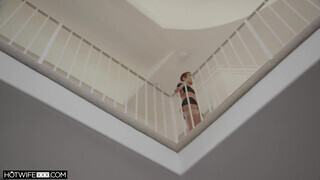 HOTWIFEXXX - Rövid hajú házastárs megkúrelva
