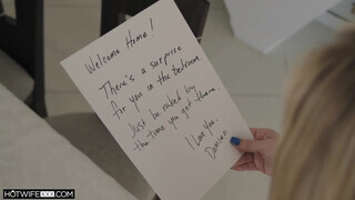 HotwifeXXX - dagadék háziasszony a csöcseire akarja a gecit