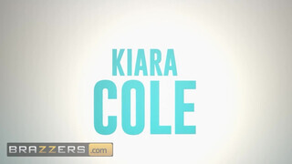Brazzers - Kiara Cole és Charli Phoenix édeshármasban kefélnek