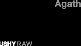 TUSHYRAW - Agatha a csábos vörös hajú pipi