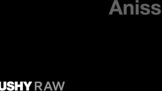 TUSHYRAW - Anissa Kate ánuszába pélót tolnak