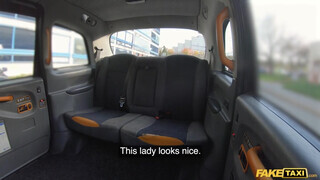 Fake Taxi - Világos Szőke érett nő megkettyintve