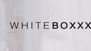 WhiteBoxxx - Renata Fox a hatalmas popós orosz gádzsi
