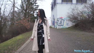 Public Agent - Wild Nicol imádja a termetes kárót